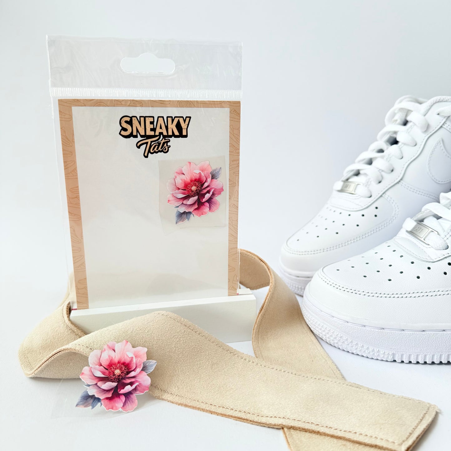 Sneakytats "Paeonia altrosa 0112"