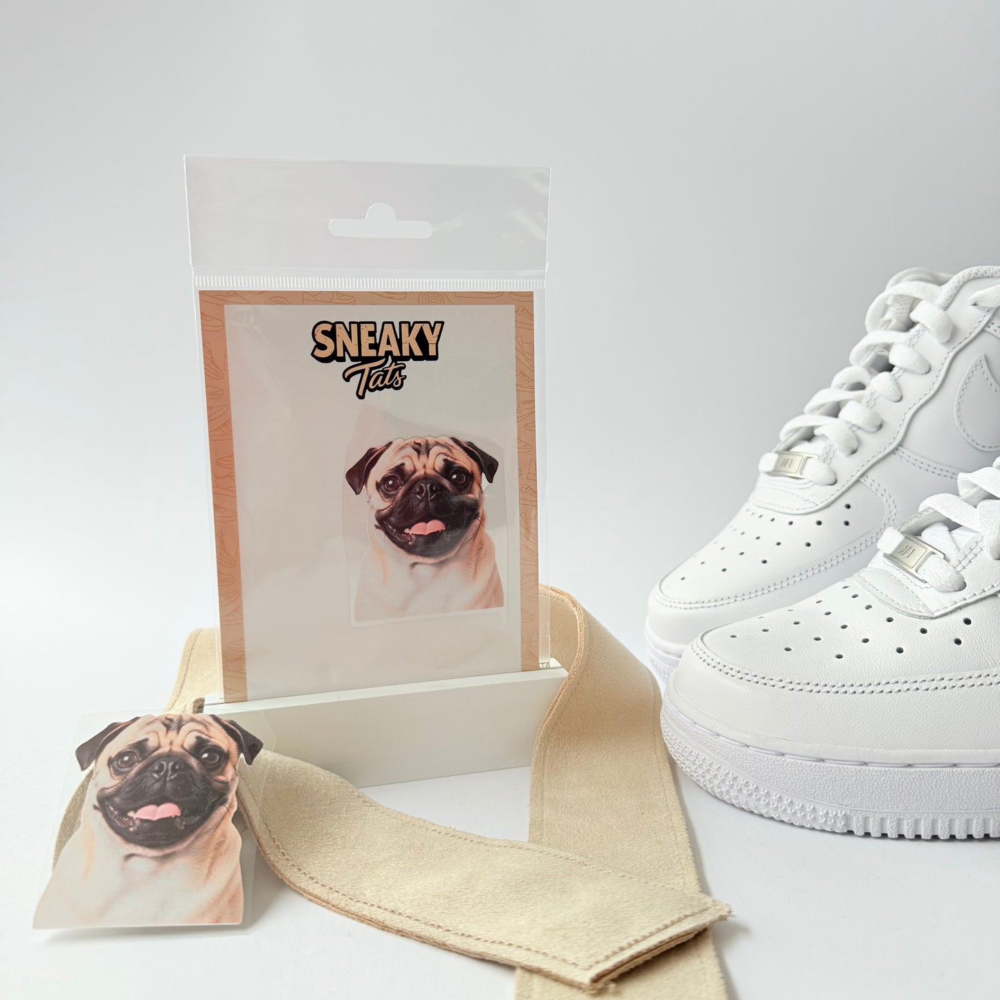 Sneakytats "Mops 0511"