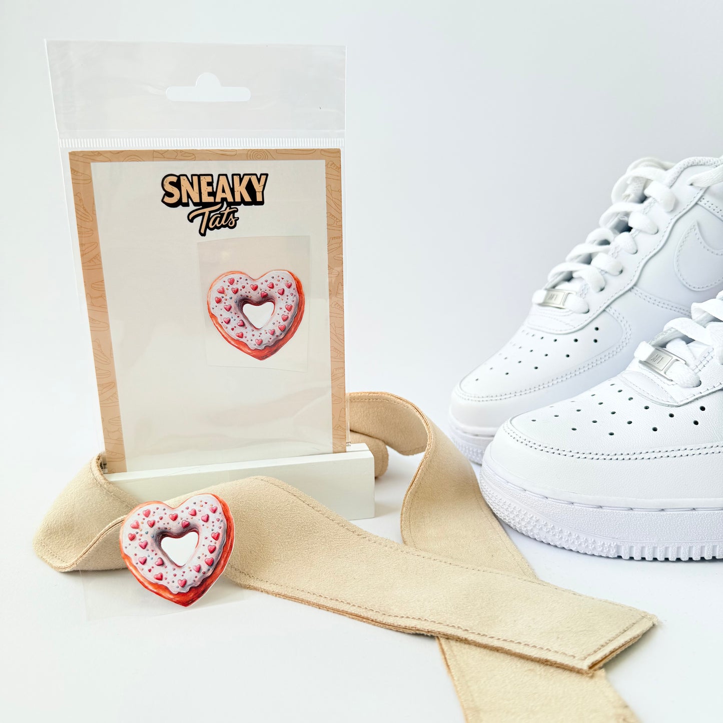 Sneakytats " Herz Donut 0628"